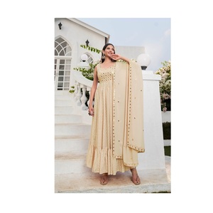 Traje de corte Nayra de última tendencia para mujer, ropa de boda y exterior disponible a precio mayorista desde India - Product Image 1