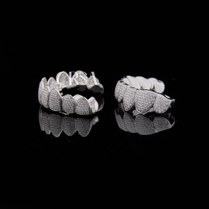 Dents de grillades cubaines en diamant élégantes de bonne qualité, parfaites pour les événements spéciaux et les cadeaux de tous les jours, disponibles au meilleur prix - Product Image 2