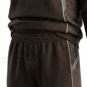 Vêtements de sport respirants de haute qualité en gros, vêtements doux personnalisés, vêtements de sport pour hommes, survêtements amples, couleur personnalisée, kit d'entraînement - Product Image 5