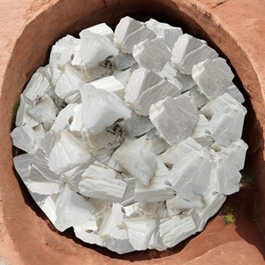 Cristal brut en vrac de pierre brute de scolecite naturelle pour le Reiki Chakra énergie de guérison équilibrant en gros pour la décoration - Product Image 2