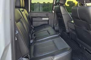 Ford F-350 Super Duty Lariat 4x4 Turbodiésel V8 4WD 2015 Usada en Buen Estado, con Ruedas Traseras Dobles y Modificaciones Extensivas - Product Image 6