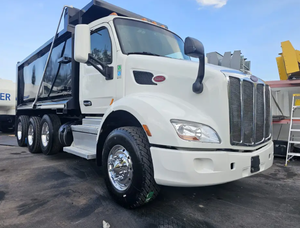 Camions à benne basculante Peterbilt 579 d'occasion en excellent état, modèles 2021 et 2022, 420 CV, 15,5 pieds, boîte automatique 6 vitesses, prêts à être expédiés - Product Image 2