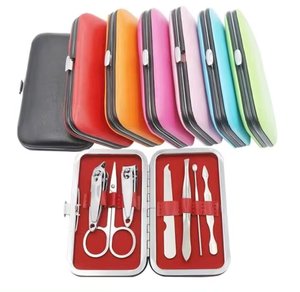 Juego de manicura y pedicura de 7 piezas, kit de bolsa completa de belleza de Zachary Industries - Product Image 1