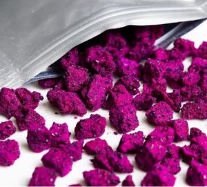 Tranches de fruit du dragon séché de qualité supérieure et cubes de pitaya lyophilisés - 100% naturel, collation de fruits exotiques saine, vente en gros - Product Image 6