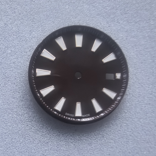 OEM ODM Premium Swiss BGW9 Luminous Enamel Finished Watch Accessories Parts NH35 Movement Case Custom r logo lWatch Dial