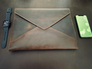 Housse pour ordinateur portable élégante et moderne en cuir véritable portable, légère et durable, faite à la main, pour hommes d'affaires, bureau et GLS-0249 d'utilisation quotidienne - Product Image 5