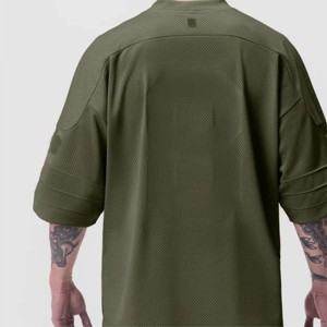 Camiseta deportiva de malla transpirable para hombre: perfecta para fitness, correr y deportes de equipo con tela que absorbe la humedad - Product Image 6