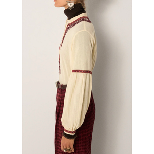 Blusa para Mujer BRUNA, Modelo Vineyard Bordeaux, con Bordado Decorativo, Estampado Floral, Cuello Asimétrico, Corte Holgado, 100% Lino - Disponible en Talla XL - Product Image 2