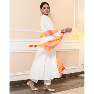 Conjunto de Traje Formal Gauri de Georgette Blanco - Product Image 5