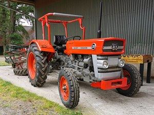 Tractor de Ruedas Massey Ferguson MF 1840 M Power Shuttle Serie 135, Serie 1800M, 160 CV, Más de 50 000 Horas - Product Image 2