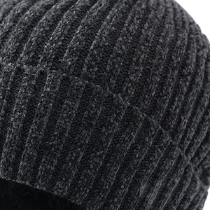 Bonnets unisexes élégants et chauds en acrylique doux Parfait pour l'hiver, mode décontractée ou marque promotionnelle - Product Image 6