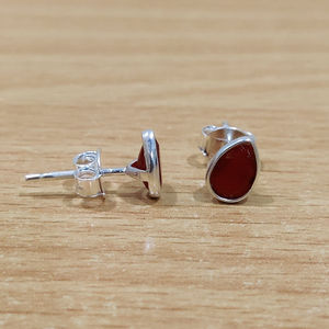Pendientes de Rubí y Ágata de 1.2 Gramos, Estilo Vintage con Incrustaciones de Diamantes, Engaste de Oro de 18K - Product Image 1