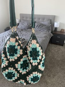 Bolso de hombro tejido de gran tamaño Granny Square Tole, bolso de mano estético con motivo de ganchillo hecho a mano para niñas OEM hecho en Vietnam - Product Image 6