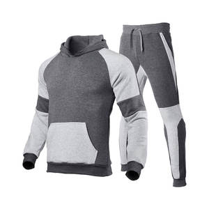 Ensemble de survêtement de jogging deux pièces pour homme en molleton technique de polyester avec logo personnalisé, sweat-shirt à capuche et pantalon de jogging - Product Image 1