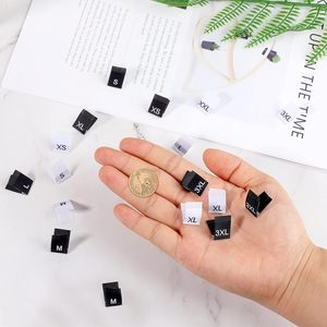 Fabricante de Etiquetas tejidas Diseño personalizado, logotipo y tamaño disponibles Etiquetas lavables, duraderas y resistentes a la decoloración para ropa - Product Image 6