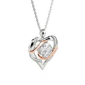 Collar Jeulia Amore Personalizado con Corazón de Dos Tonos en Oro de 18K y Moissanita - Product Image 2