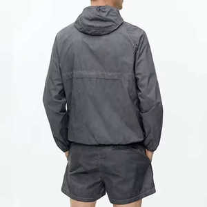 Ensemble coupe-vent léger et imperméable en nylon personnalisé Short de course de jogging à fermeture éclair pour homme - Product Image 3