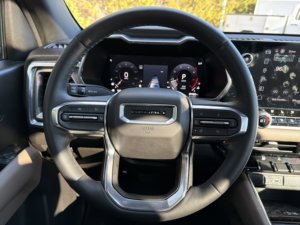 GM C Canyon 4WD Denali 2024 Usado en Buen Estado - Product Image 4