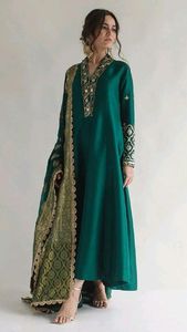 Salwar Kameez เสื้อผ้าผู้หญิงอินเดียสไตล์พื้นเมือง,เสื้อผ้าผู้หญิงสำหรับใส่ไปงานเลี้ยงชุดเดรสราคาส่งจากอินเดีย - Product Image 4