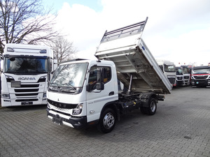 Camion de fret Mitsubishi Fuso Canter 2023, camion-grue, norme Euro 6, moteur diesel 4,2 L, transmission manuelle et système hydraulique - Product Image 1