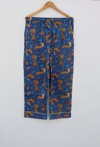 Conjunto de pijamas de algodón puro con estampado de tigre Ropa de noche de lujo Traje de noche suave Regalo para ella-Algodón indio - Product Image 4