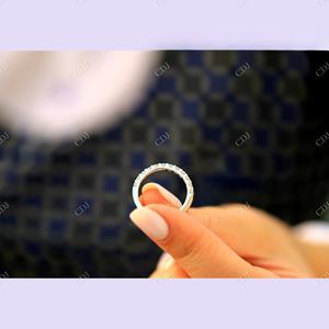 Nouveaux arrivages Bague de mariage à griffes partagées en moissanite ronde Vente en gros de bijoux personnalisés Bagues en or massif 14 carats pour femmes - Product Image 4