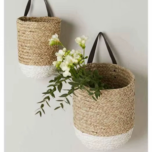Panier rond en coton tressé écologique moderne avec un design flexible Fait à la main pour le rangement et la décoration de la maison - Product Image 1