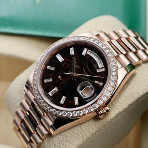 Montre chronographe de luxe à quartz et cristaux de saphir pour hommes, aspect diamant glacé, acier inoxydable étanche, édition limitée - Product Image 4