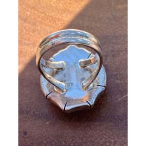 Bague statement en argent sterling et turquoise Sheila Becenti Royston, taille 5.75, sertie à la main - Product Image 5