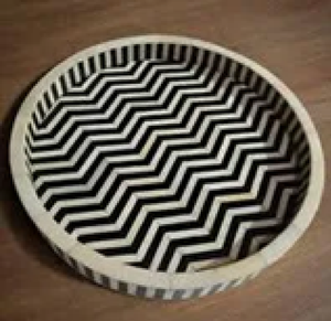 Bandeja de servicio con incrustaciones de hueso modernas, plato de Bar hecho a mano sofisticado, mesa de centro única, acento para el hogar disponible a precios al por mayor - Product Image 4
