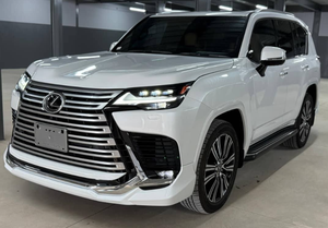 Voiture 2023 L-X 600 Wagon, conduite à gauche, propulsion arrière, automatique, norme Euro 5, 5 places - Product Image 4