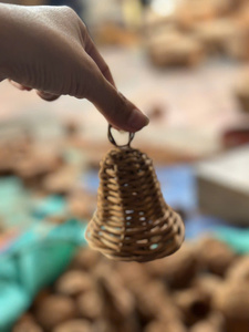 Campana navideña de ratán de Vietnam para decoración de árboles para el hogar y uso de embalaje de regalo - Product Image 3