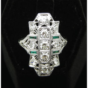 แหวนทองคำขาว2.75ct และมรกตประดับพลอยเทียมชุบทองโรเดียมสำหรับงานแต่งงาน - Product Image 6