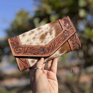 Offre Spéciale pochette en fourrure de vachette élégant usiné à la main sculpture portefeuille en cuir multi-usages cuir occidental élégant portefeuilles pour les femmes - Product Image 1