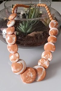 สร้อยคอลูกปัดเรซิ่นสีเหลืองทันสมัย ทรงไม่สมมาตร ไม่เจียระไน พร้อมอุปกรณ์เกลียว เหมาะสำหรับงานแต่งงาน งานปาร์ตี้ ของขวัญหมั้น แฟชั่นสำหรับผู้หญิง - Product Image 6