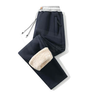 Pantalon de jogging en polaire légère de grande taille pour l'extérieur - Product Image 1