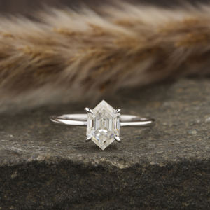 Anillo de compromiso de diamante de corte hexagonal cultivado en laboratorio 950 platino IGI certificado lujoso solitario ajuste anillo de regalo para mujeres - Product Image 1
