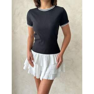 T-shirts à col rond pour femmes Topshow, couleur crème, noir, vente en gros - Product Image 2