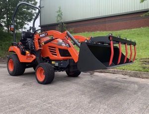 Tracteur Kubota M7060 de 71 chevaux avec chargeur frontal, prix de gros, disponible en stock pour l'agriculture et le défrichement - Product Image 5