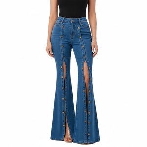 Jean évasé sexy à découpes pour femme – Nouvelle arrivée – Pantalon en denim taille haute à jambe large avec détail chaîne latérale – Style streetwear Y2K - Product Image 1