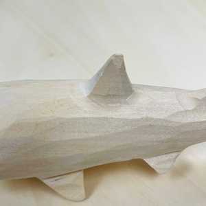 YEEYAYA 6 pollici intagliato a mano in legno balena figurina stile arte pesce scultura in legno per la casa decorazione animale acquatico camera accento - Product Image 6