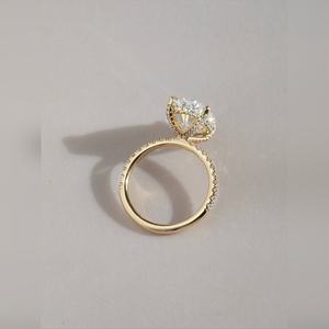 แหวนเพชรรูปวงรี10K 14K สีทอง18K - Product Image 1