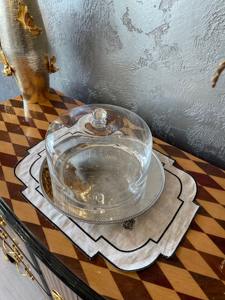 Cloche en verre de style européen classique avec base en miroir argenté, idéale pour la présentation de gâteaux, le style d'événements et l'accueil de luxe en provenance d'Inde - Product Image 6