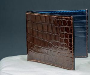 OEM Vente en gros Alligator Motif en cuir véritable Portefeuille à deux volets Porte-cartes multiples Logo personnalisé Court Longueur Imprimé Caractéristique Premium - Product Image 1