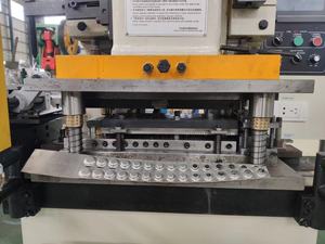 Máquina de fabricación automática CNC de <span class=keywords><strong>ojales</strong></span> de 40mm <span class=keywords><strong>para</strong></span> zapatos <span class=keywords><strong>para</strong></span> <span class=keywords><strong>cortinas</strong></span>, máquina perforadora automática de <span class=keywords><strong>ojales</strong></span> <span class=keywords><strong>para</strong></span> <span class=keywords><strong>cortinas</strong></span> - Product Image 3