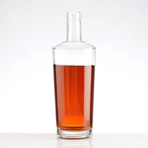 Botella de licor de precio barato de fábrica de Venta caliente vacía para whisky con botella de vidrio cuadrada de corcho