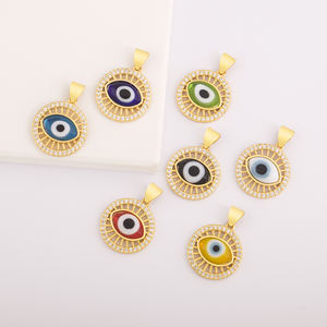 QIKU Vente en gros de breloques porte-bonheur en forme de mauvais œil en cristal de zircon et cuivre pour la fabrication de bijoux - Product Image 2