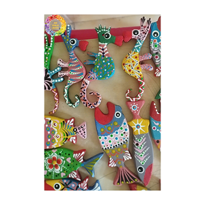 Cadeaux souvenirs de poisson en bois sculpté à la main Maverick-Jouets animaux en bois personnalisés haut de gamme - Product Image 6