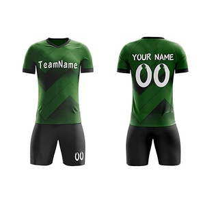 Uniformes de football personnalisés de haute qualité 100% polyester respirant à manches courtes avec nom et logo d'équipe, fournisseur au Pakistan - Product Image 1
