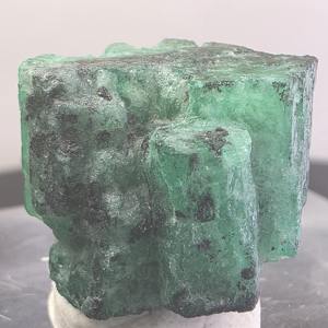 Gema de Brillo Natural, Cristal de Esmeralda Swat, 27 Quilates |   Espécimen de Esmeralda Verde Cruda con Corte Hexagonal |   Valle de Swat, Pakistán |   Colector - Product Image 5